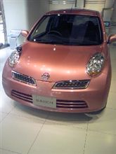 この日産車いい色ですね～♪