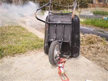 一輪車のタイヤに空気　注入しました！