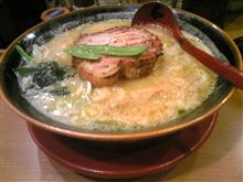 ド迫力のチャーシュー麺