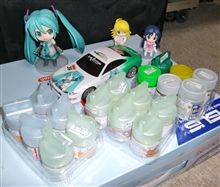 痛車ミニッツ塗装用に買出ししてきました。