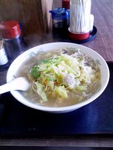 あ、こんなところに懐かしいラーメン屋が・・・新宝楽 あ、こんなところに懐かしいラーメン屋が・・・新宝楽
