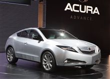 いるのかい？？　こんな車・・・・。