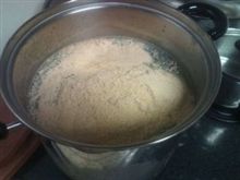 ただ今、茹でてます。
