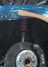 なにやら作業に取り掛かりました
