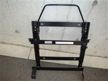 シートレール入手。