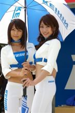 柏木美里さん（左）春那美希さん（右） in GT第2戦 鈴鹿