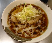 食べてませんよ♪(*^^)v　チャーシューきしめんなんて♪