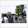 入場するだけなのに…