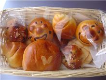 かご盛りパン♪