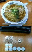 昼飯はラーメン。
