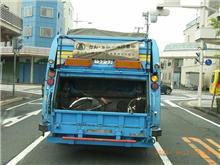 ゴミ収集車（パッカー車）