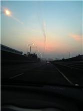 飛行機雲？地震雲？