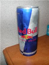 試しで飲んでみました・・・｢RedBull　ENERGY　DRINK｣