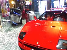 高級車のあるチューニングショップ。