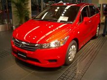 連休最終日・・・ストリーム2.0と1.8に試乗
