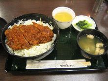 駒ケ岳SAにて、うんまい!ソースカツ丼