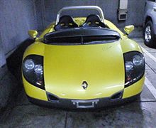 謎の車