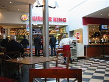 最近増えてるアウトバーン休憩所のハンバーガー店