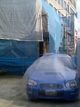 車にラップが…