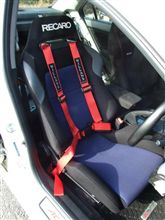 ４点式シートベルト取り付け完了