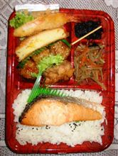朝食は「弁当」だった。