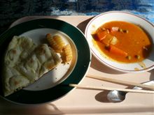 インド人もビックリー！お昼はナンですかー？