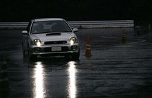 じむか～にゃの爪あと…。