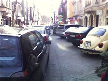 完全二重駐車。