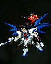 GUNDAM　SEED　DESTINY　　PHASE－３９　『天空のキラ』　のワンシーン