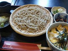 親子丼とざるそばのセット（いけ善）
