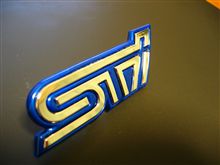 オリジナル STIフロントエンブレム（ブルー）