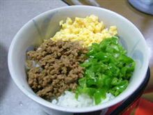 本日の晩めしは我が家の伝統?!料理なり　(^^)v