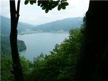 ニアミスの地、木崎湖