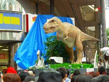 今年はティラノ。。。ガオー(ノ&gt;。☆)ノ 