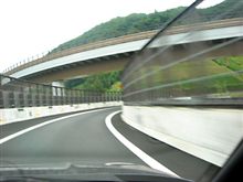 地震。車検。写真は圏央道。