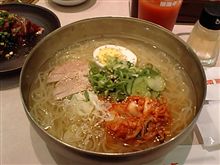 心も部屋も暑いです
