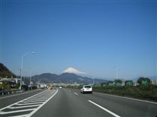 今日は地元の仲間とゴルフです。