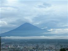 今朝の富士山♪[壁]‥)　チラッ