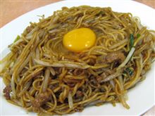 今日のランチは、両面焼そば「あぺたいと」