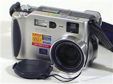 次はデジカメかなぁ・・・。