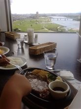 昼食は院内の展望レストランで