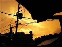 秋の空 夕焼け空に 雲流れ 秋の空 夕焼け空に 雲流れ