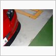 某駐車場にて