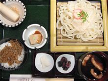 今日のランチは、「つるはん」ちりめん山椒ご飯定食