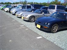 会社の駐車場にて