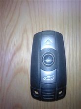 リモコンキーのＢＭＷエンブレムはがれでキー交換してもらいました＾＾