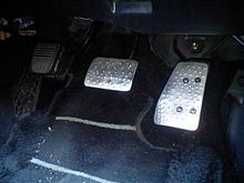 A B Cペダルの…
