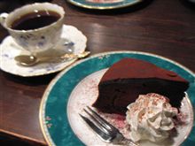食後は、地元の喫茶店「那由多」へ