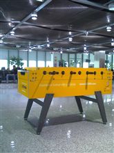 ただ今デュッセル空港。