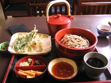 ちょっとそばを食べに。